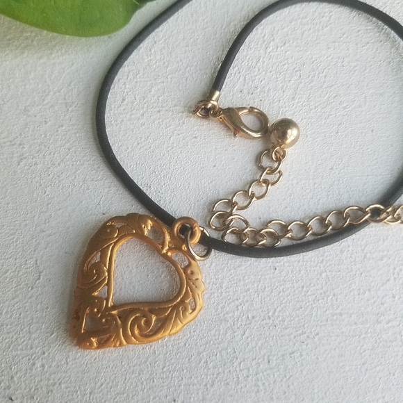 🌟2for$10 Gold Heart Black Cord Choker Necklace - Picture 6 of 6